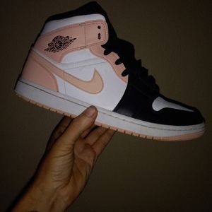 Air Jordan 1 Mid